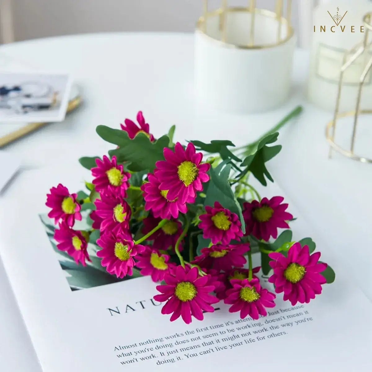 Künstliche Seiden-Gänseblümchen (21 Köpfe) für den Außenbereich – farbecht, biegsame Drahtstiele, 32 cm, kleine Wildblumen