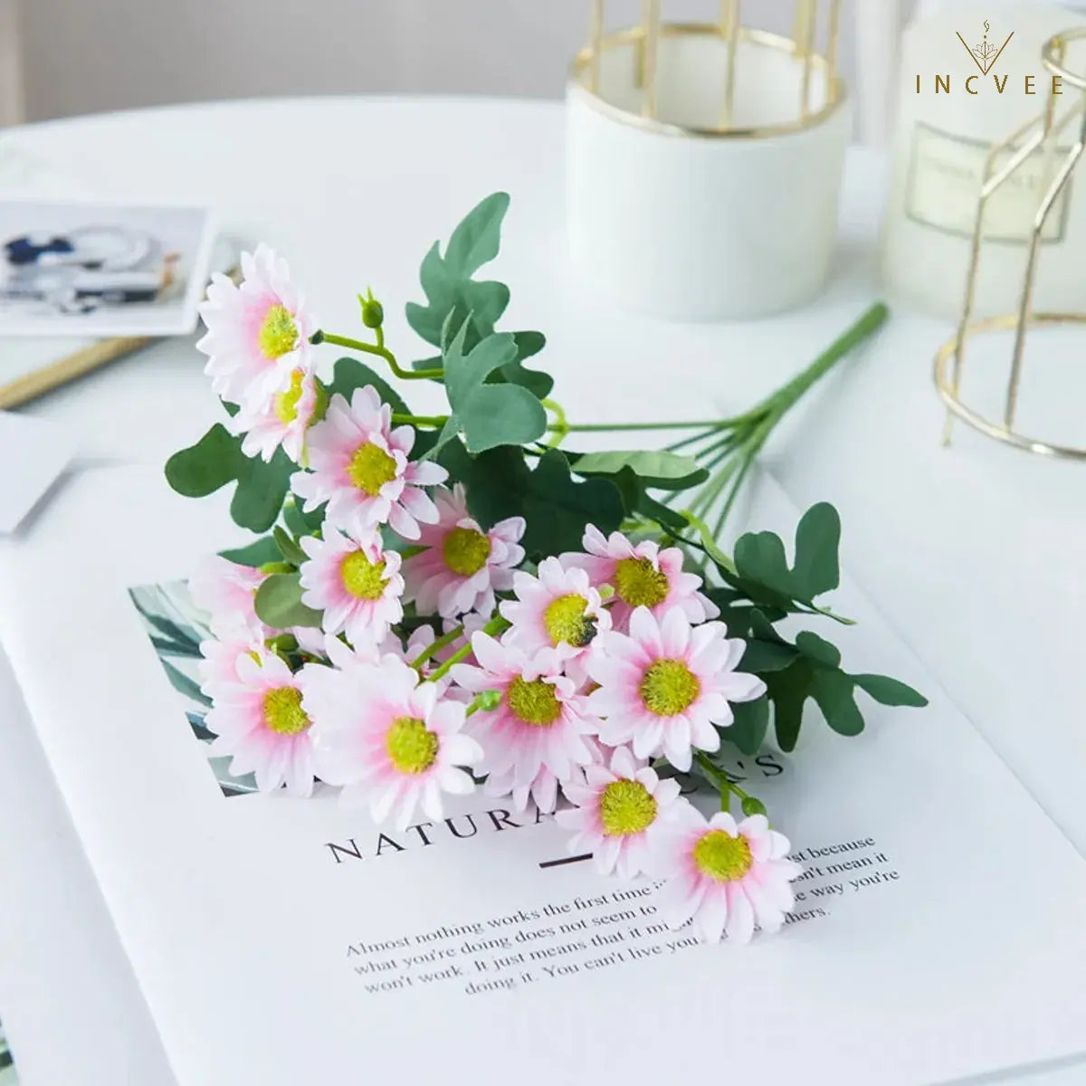 Künstliche Seiden-Gänseblümchen (21 Köpfe) für den Außenbereich – farbecht, biegsame Drahtstiele, 32 cm, kleine Wildblumen