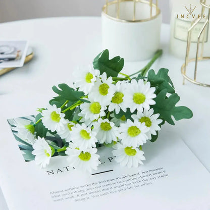 Künstliche Seiden-Gänseblümchen (21 Köpfe) für den Außenbereich – farbecht, biegsame Drahtstiele, 32 cm, kleine Wildblumen