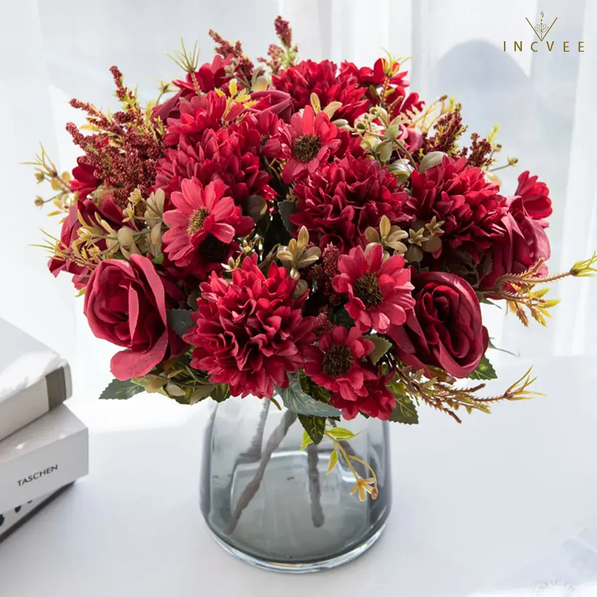 Zusammengestellter Seidenblumenstrauß – Gesteck aus Kunstrosen, Hortensien und Gänseblümchen, Steckblumenstiel, 34 cm