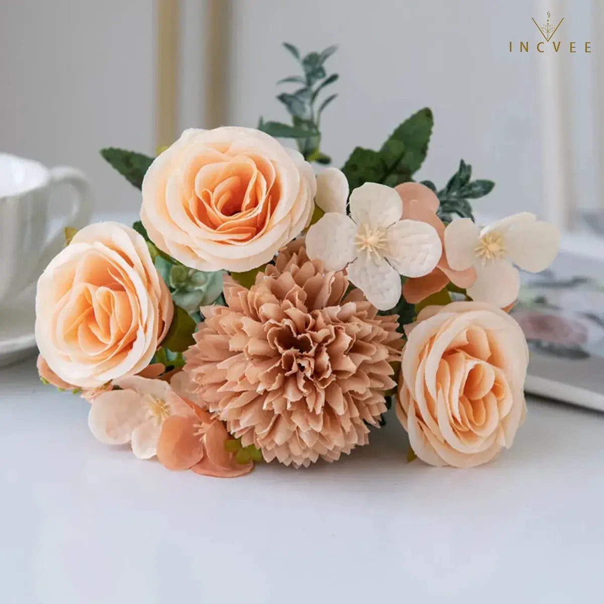 Kuratierter Seidenrosen- und Kirschblütenstrauß – Mischung aus künstlichen Hortensien und Eukalyptus, 31 cm