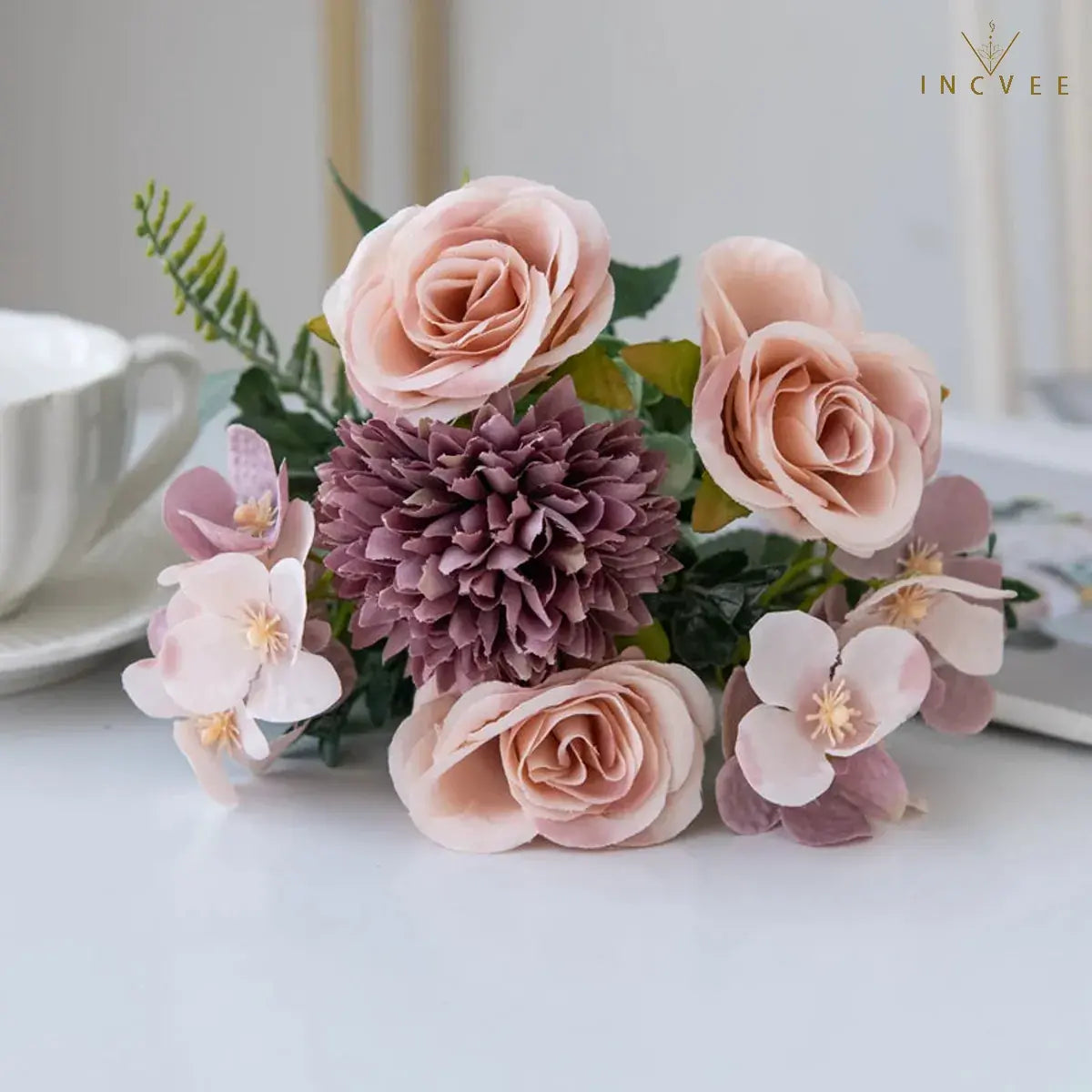 Kuratierter Seidenrosen- und Kirschblütenstrauß – Mischung aus künstlichen Hortensien und Eukalyptus, 31 cm