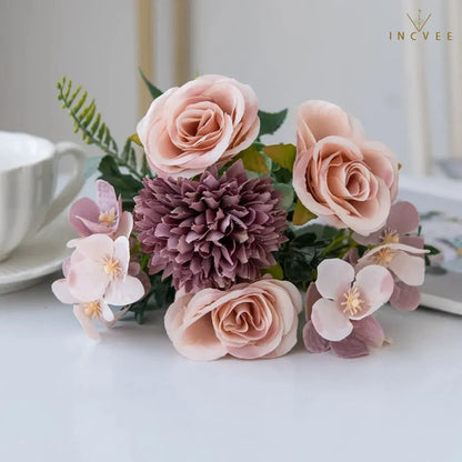 Kuratierter Seidenrosen- und Kirschblütenstrauß – Mischung aus künstlichen Hortensien und Eukalyptus, 31 cm