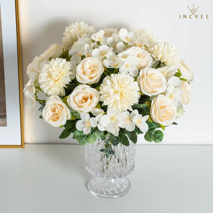 Kuratierter Seidenrosen- und Kirschblütenstrauß – Mischung aus künstlichen Hortensien und Eukalyptus, 31 cm