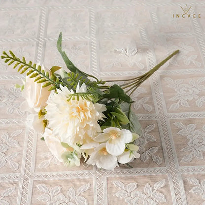 Kuratierter Seidenrosen- und Kirschblütenstrauß – Mischung aus künstlichen Hortensien und Eukalyptus, 31 cm