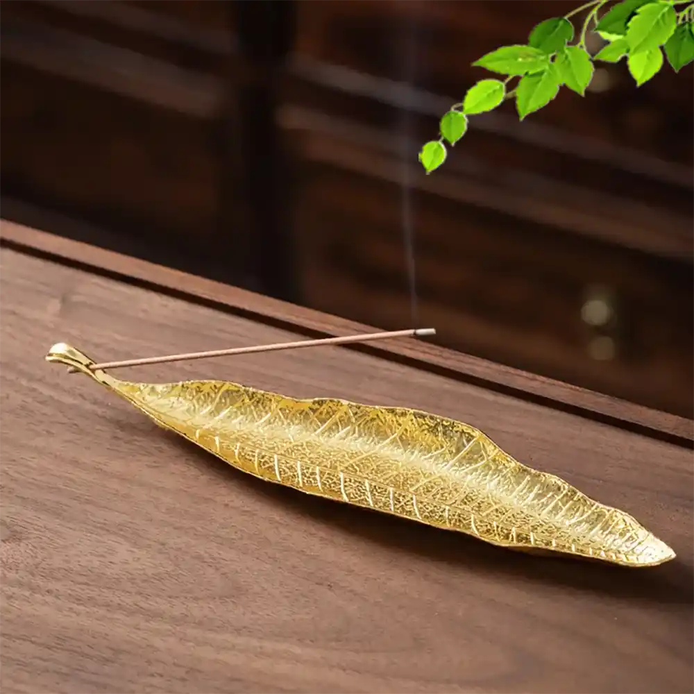 Golden Leaf Incense Holder - Zen-Inspired, Compact & Elegant