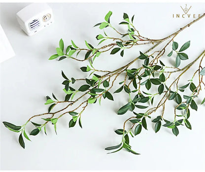 Realistischer Tenuifolia-Ficus-Zweig mit fühlbarer Haptik – hängendes Zen-Laub, architektonische Bodenvase, 74 cm und 112 cm hoch