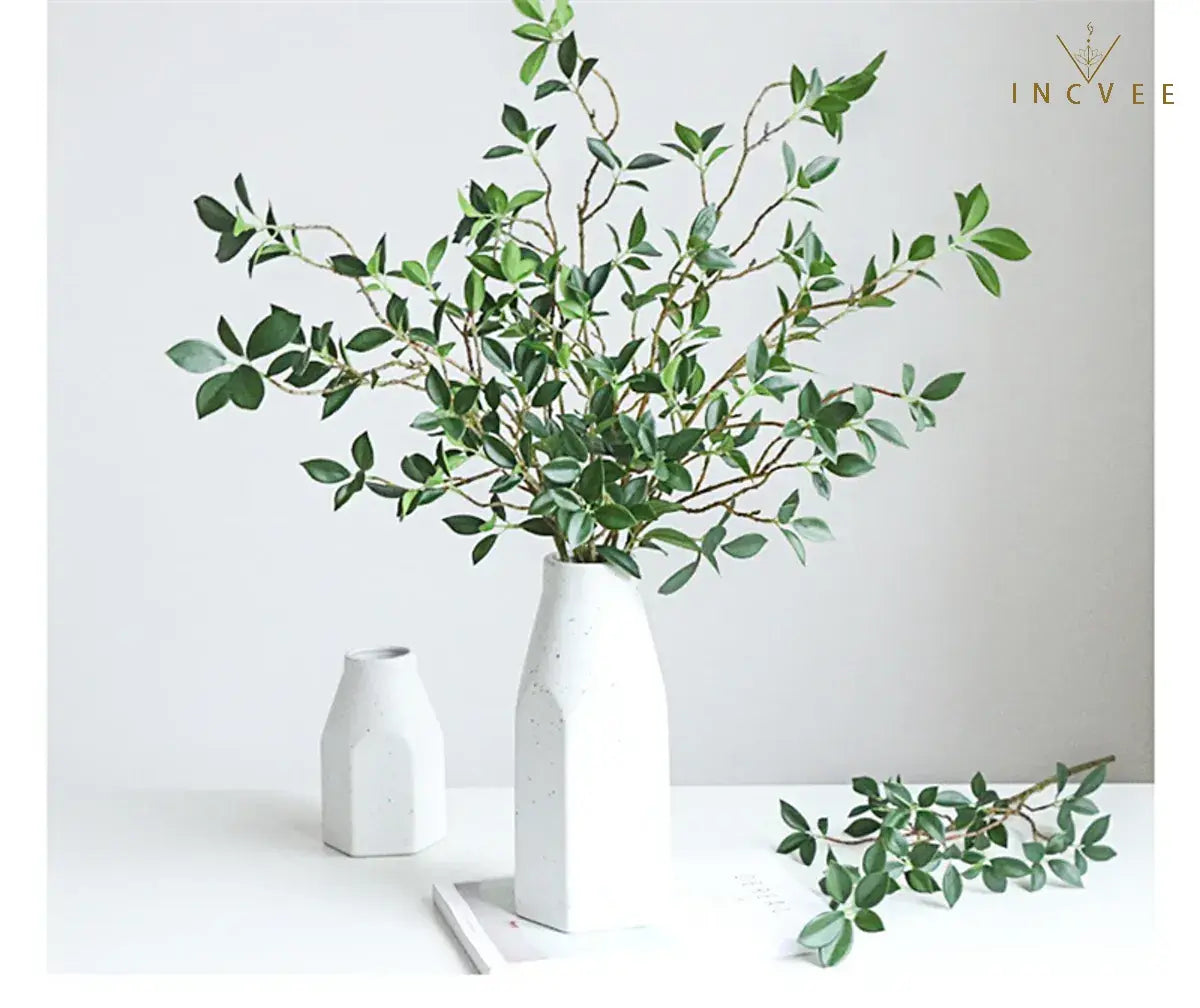 Realistischer Tenuifolia-Ficus-Zweig mit fühlbarer Haptik – hängendes Zen-Laub, architektonische Bodenvase, 74 cm und 112 cm hoch