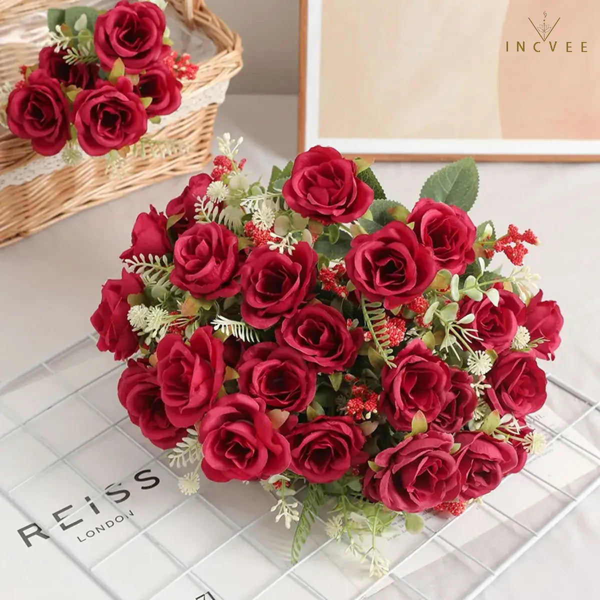 Vintage-Seidenrosenknospenstrauß – Zarte Blütenblätter im Heritage-Stil, kunstvoller romantischer Akzent, 30 cm biegsamer Stiel